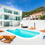 Exclusive With Sea View * Затон
