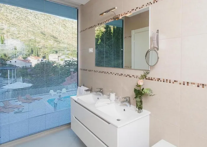 Exclusive With Sea View Zaton (Dubrovnik-Neretva)