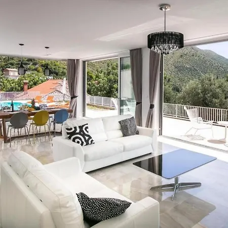 Exclusive With Sea View Villa *