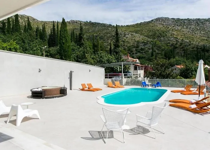 Exclusive With Sea View *